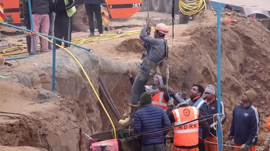 Operaciones de rescate para salvar a la niña