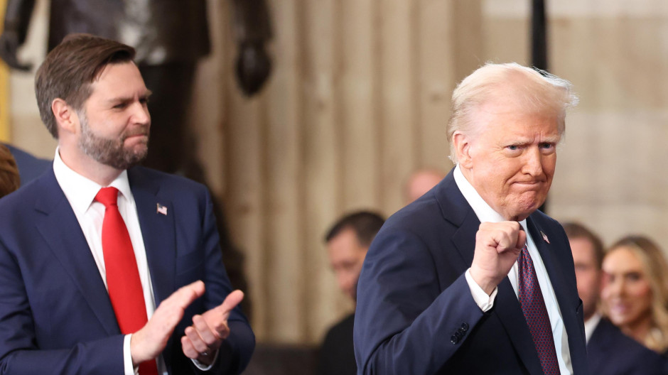 Trump remarca en su discurso que vuelve a los dos géneros: «De ahora en adelante habrá solo masculino y femenino»