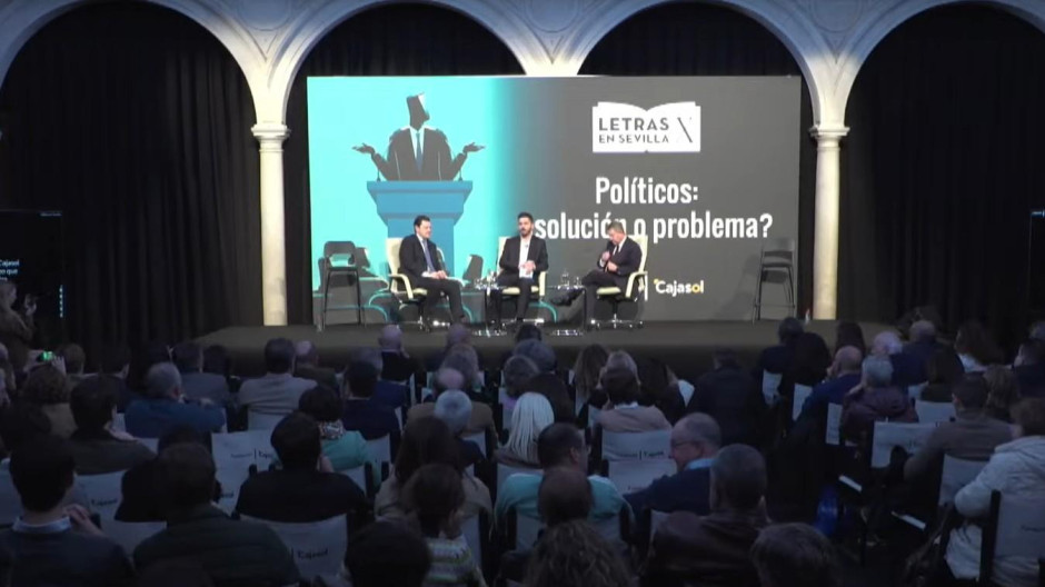 Emiliano García-Page y Alfonso Fernández Mañueco en el acto de la Fundación Cajasol