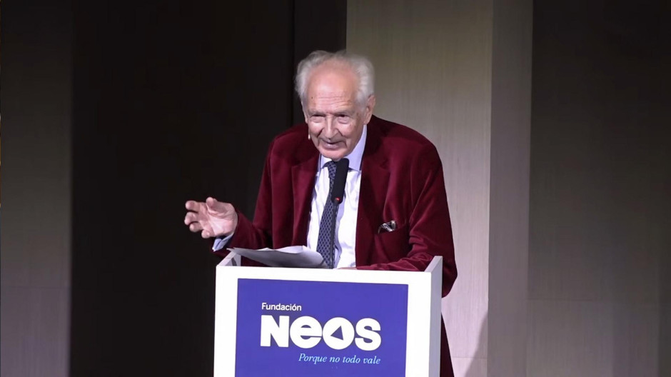 El discurso de Amorós en defensa de España que enardeció a los 500 espectadores de un acto de NEOS