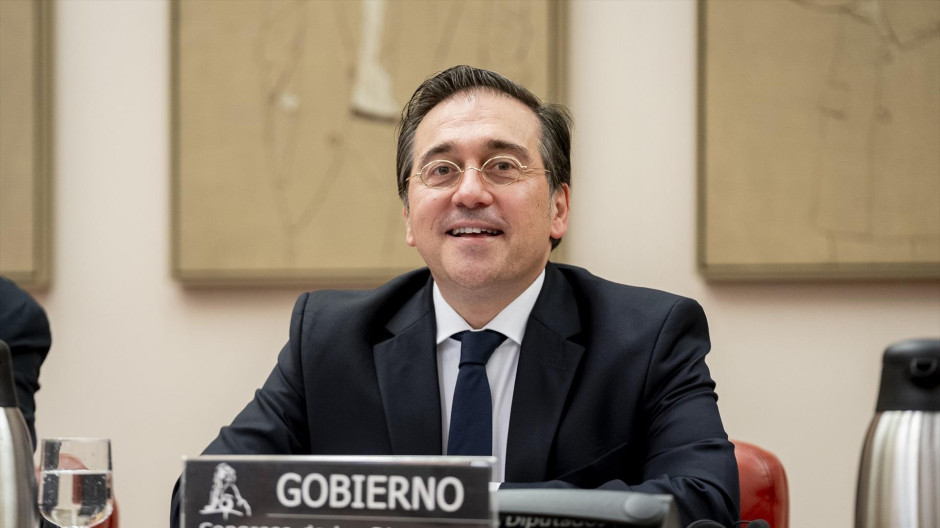 El ministro de Exteriores, Unión Europea y Cooperación, José Manuel Albares, comparece en la Comisión de Asuntos Exteriores, en el Congreso