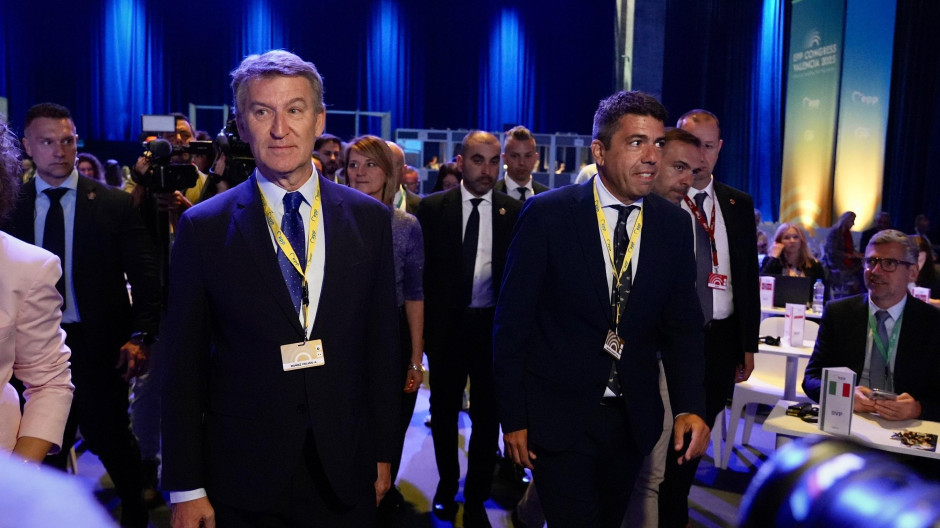 Mazón y Feijóo en su llegada al Congreso del PP europeo en la Feria de Valencia