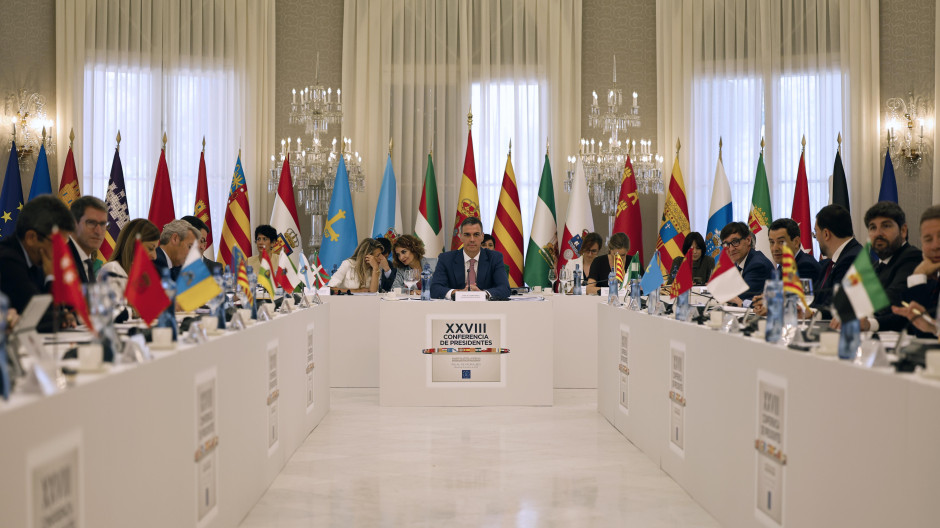 El interior de la Conferencia de Presidentes en su arranque