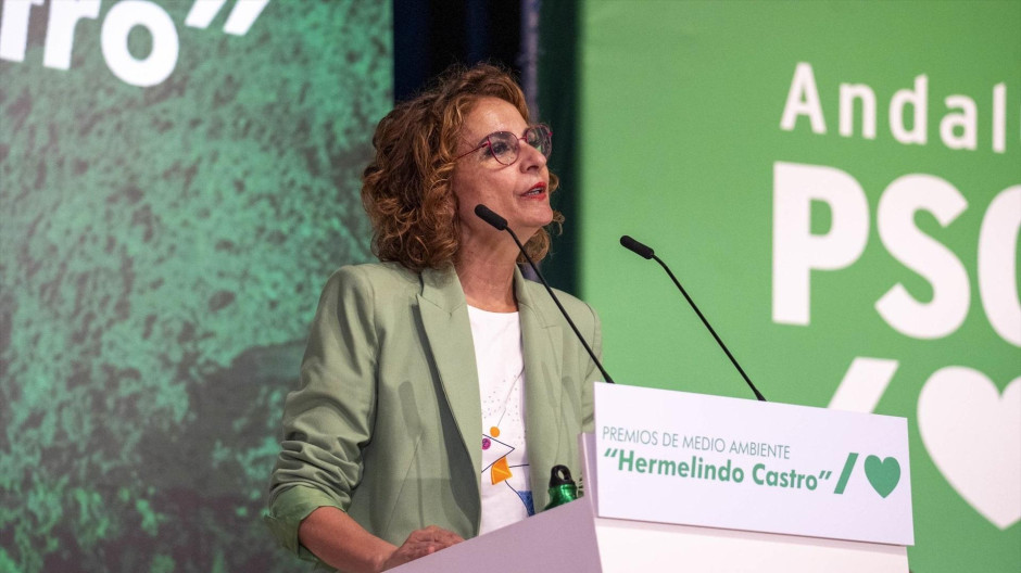 EuropaPress_6780022_secretaria_general_psoe_a_maria_jesus_montero_preside_entrega_premios_medio
