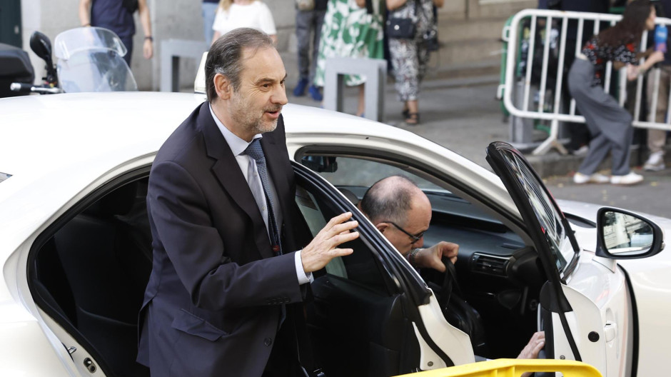 El exministro de Transportes, José Lui Ábalos, a su llegada al Tribunal Supremo