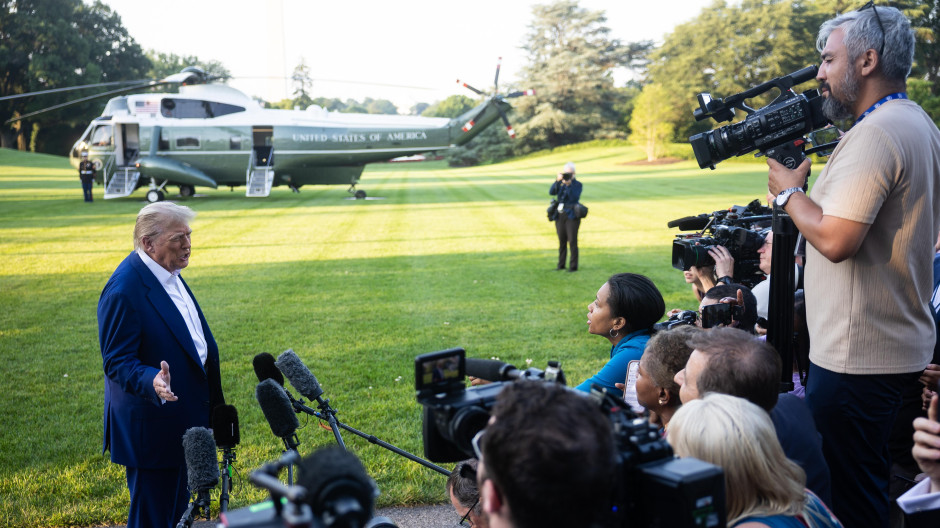 Donald Trump, justo antes de partir a la cumbre de la OTAN en La Haya