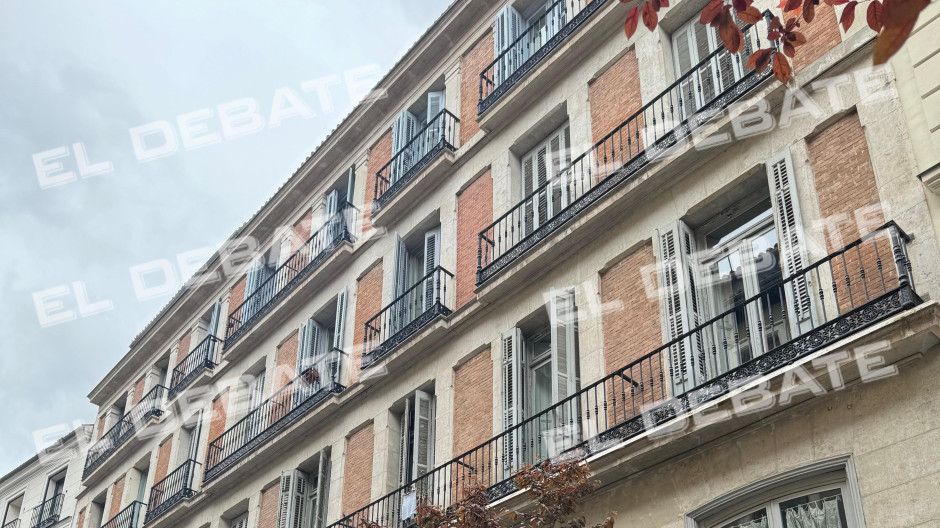 Fachada del edificio donde Begoña Gómez tiene el cuarto piso que le pagó su padre