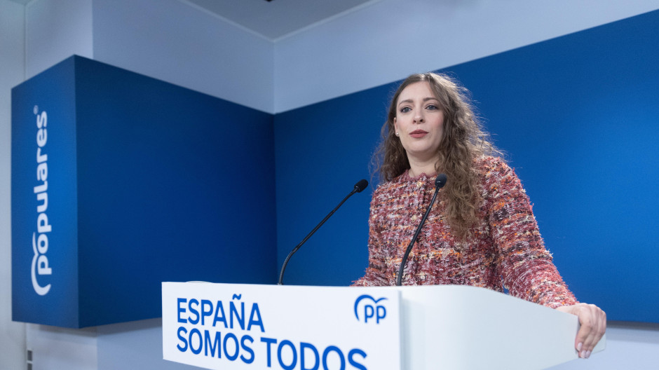 Ester Muñoz ofrece una rueda de prensa en la sede nacional del PP en ...