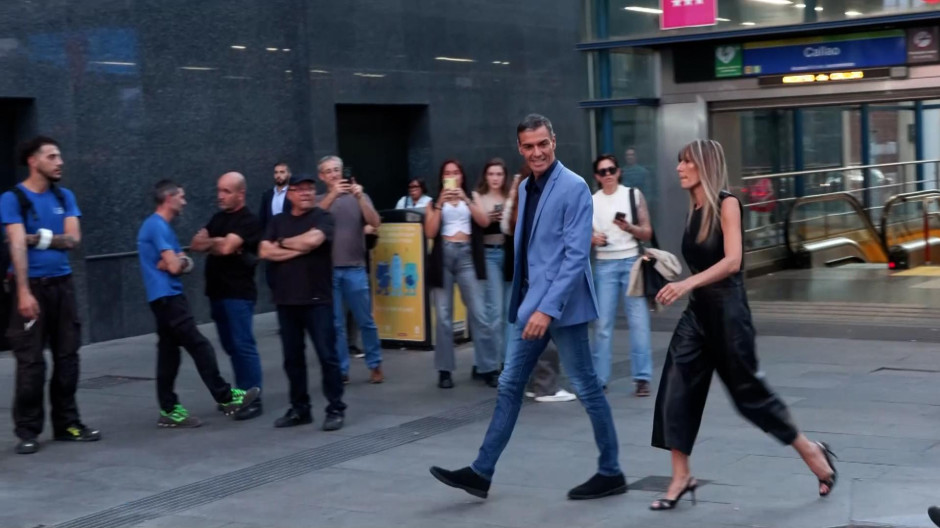 Pedro Sánchez y Begoña Gómez asisten al preestreno de 'El cautivo', de Amenábar