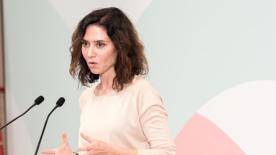 Isabel Díaz Ayuso atiende a los medios de comunicación en el hospital Niño Jesús