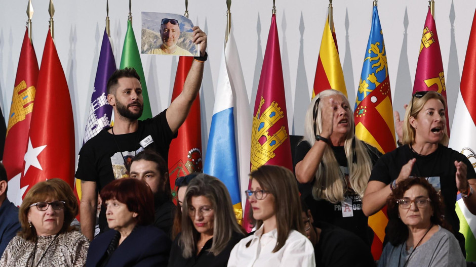 Dana víctimas reproches