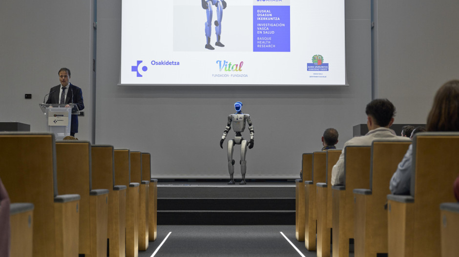 SAAKI, el robot infantil con IA