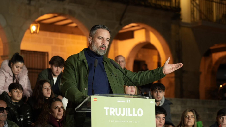 EuropaPress_7141123_presidente_vox_santiago_abascal_interviene_acto_publico_plaza_mayor