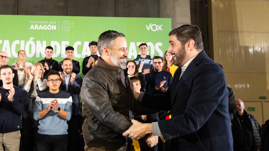 EuropaPress_7235311_presidente_vox_santiago_abascal_junto_candidato_presidencia_aragon
