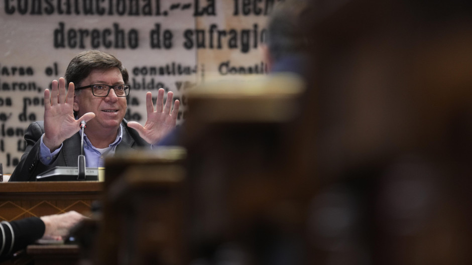 El exdirigente socialista Paco Salazar comparece durante la Comisión de Investigación del caso PSOE