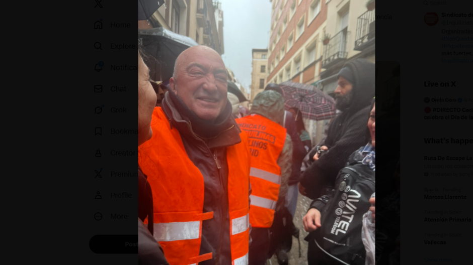 Mariano Ordaz tras la paralización del desahucio de su vivienda de Embajadores