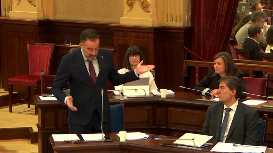 El consejero de Vivienda de Prohens le lanza una pulla al PSOE
