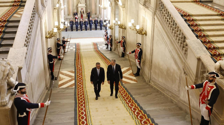 2d28cf5df7e28daffbf00a31a26e1002cf083611w