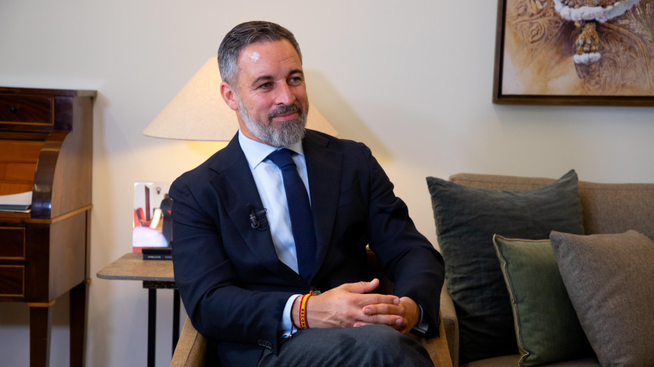 Abascal: «Es sentido común decir que los nacionales tienen prioridad para las ayudas y prestaciones»