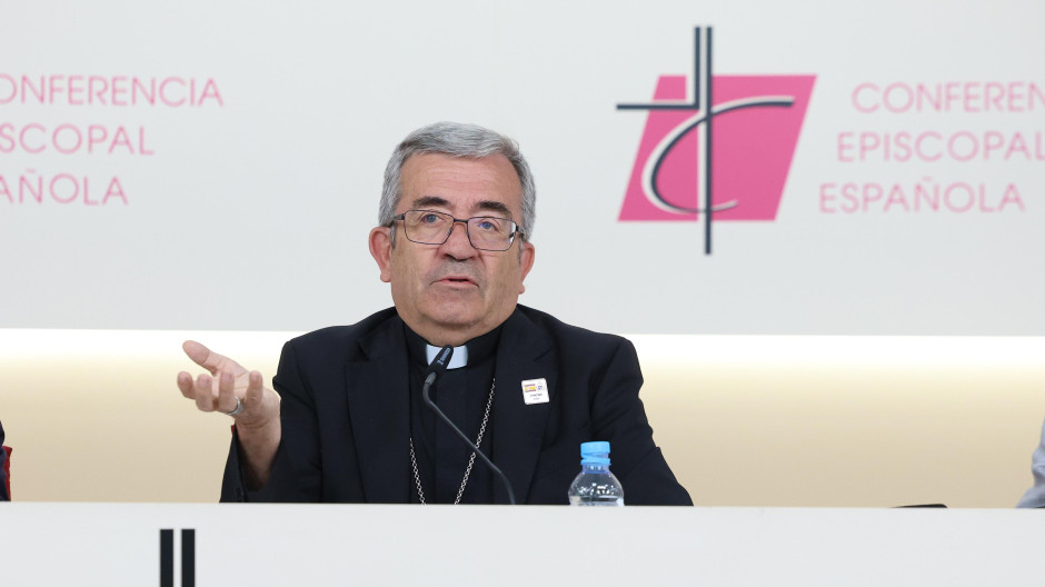 EuropaPress_7600787_presidente_cee_mons_luis_arguello_rueda_prensa_sede_conferencia_episcopal