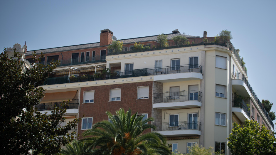 Fachada del ático en el barrio de Chamberí adquirido por la Comunidad de Madrid