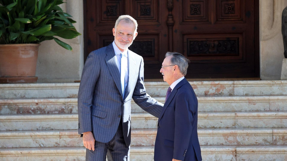 El Rey Felipe VI junto al presidente de Ceuta Juan Jesús Vivas