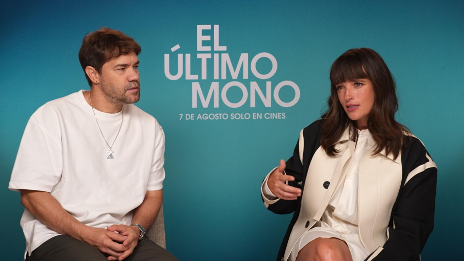 Susana Abaitua, junto a Juan Dávila, protagonistas de la película El último mono