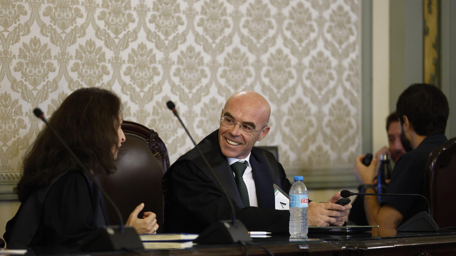 Buxadé ofrece una rueda de prensa tras la vista en el Tribunal Supremo por la ley de Nietos, en directo