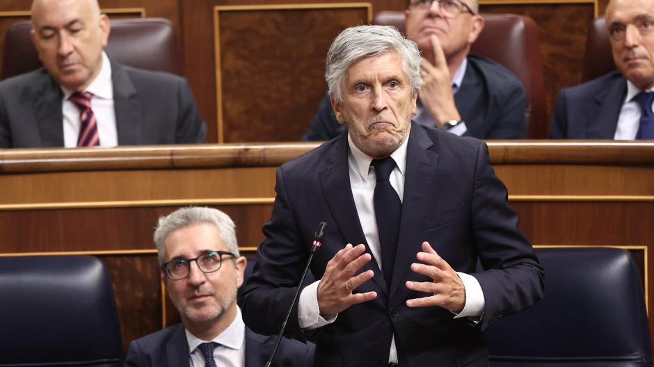 El ministro del Interior, Fernando Grande-Marlaska, interviene durante una sesión plenaria en el Congreso de los Diputados