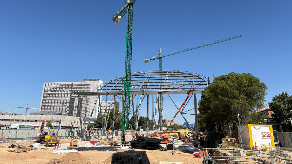 Estructura de la pérgola en construcción
