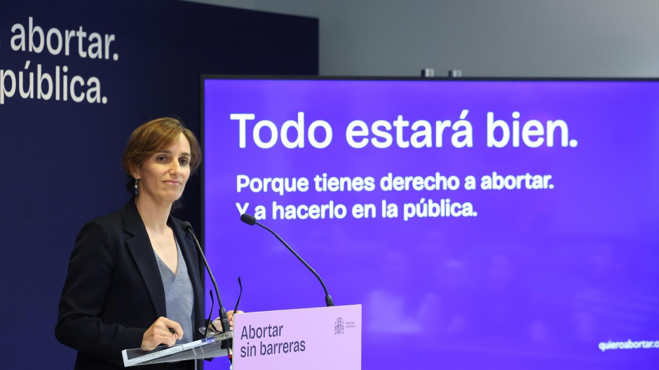 La ministra de Sanidad, Mónica García, durante la presentación de la campaña del aborto