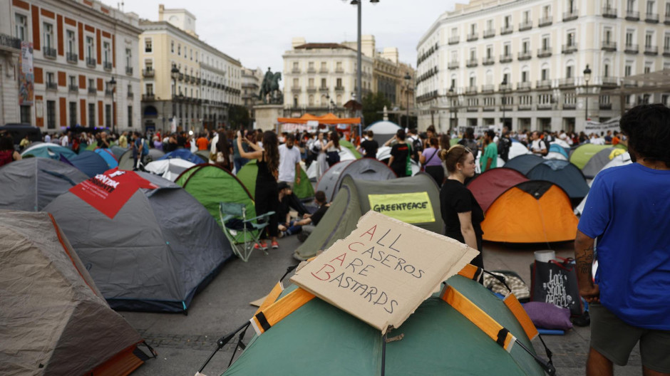 Campamento de la Puerta del Sol este domingo por la mañana