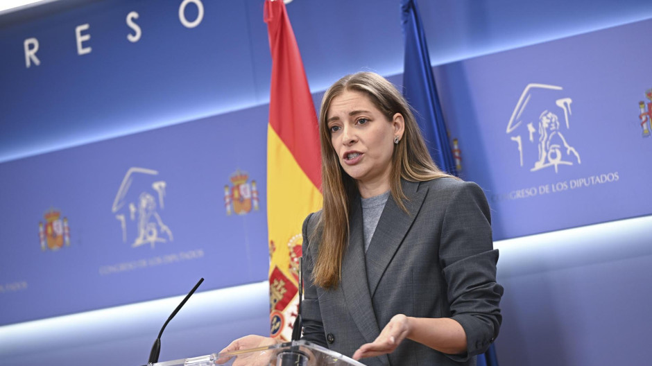 La portavoz del PP en el Congreso, Ester Muñoz, ofrece una rueda de prensa en el Congreso