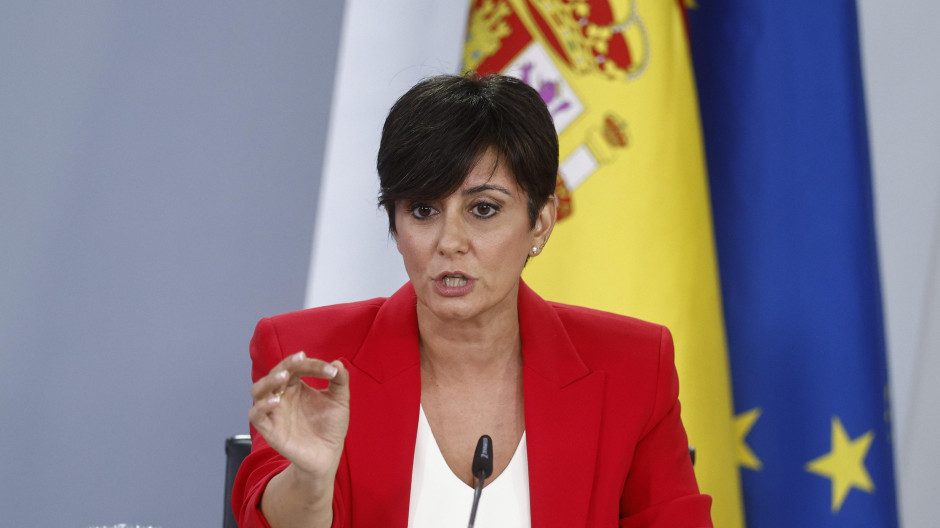 La ministra de Vivienda, Isabel Rodríguez, explicando los decretos leyes