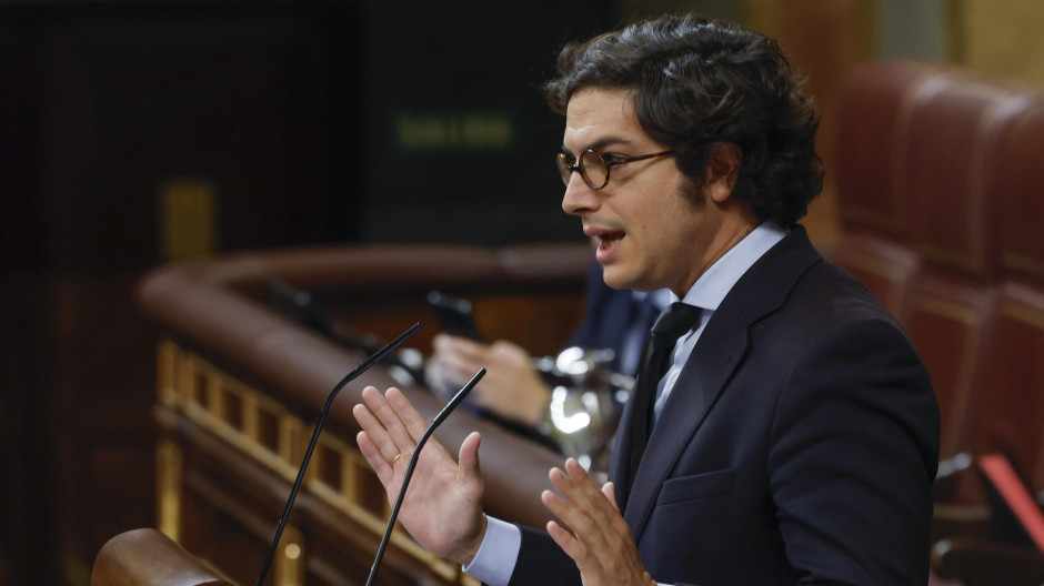 Armengol corta el micrófono a Figaredo y el diputado concluye su intervención de viva voz