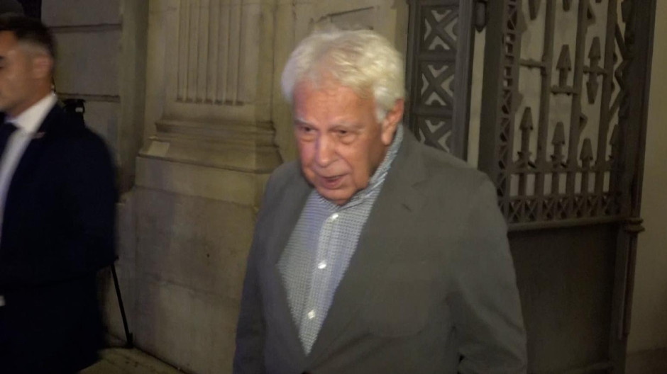 Felipe González, tras un acto en el Ateneo