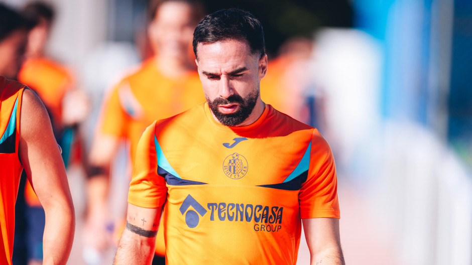 El lateral derecho español Dani Carvajal, en su primer entrenamiento como jugador del Getafe CF.