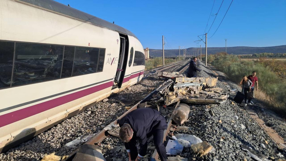 Accidente ferroviario entre un Iryo y un AVE en la provincia de Toledo