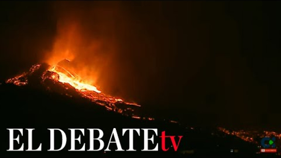 La cara norte del cono del volcán de Cumbre Vieja (La Palma) sufrió durante la pasada noche un derrumbe parcial, lo que ha supuesto la emisión de coladas en varias direcciones.