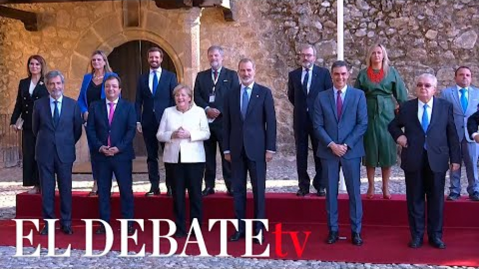 El presidente del Gobierno y el líder de la oposición han coincidido en el Monasterio de Yuste (Cáceres) en un acto presidido por el Rey Felipe VI