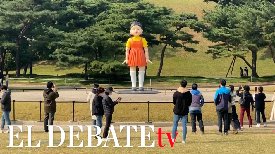 La muñeca de "El juego del calamar", en el Parque Olímpico de Seúl