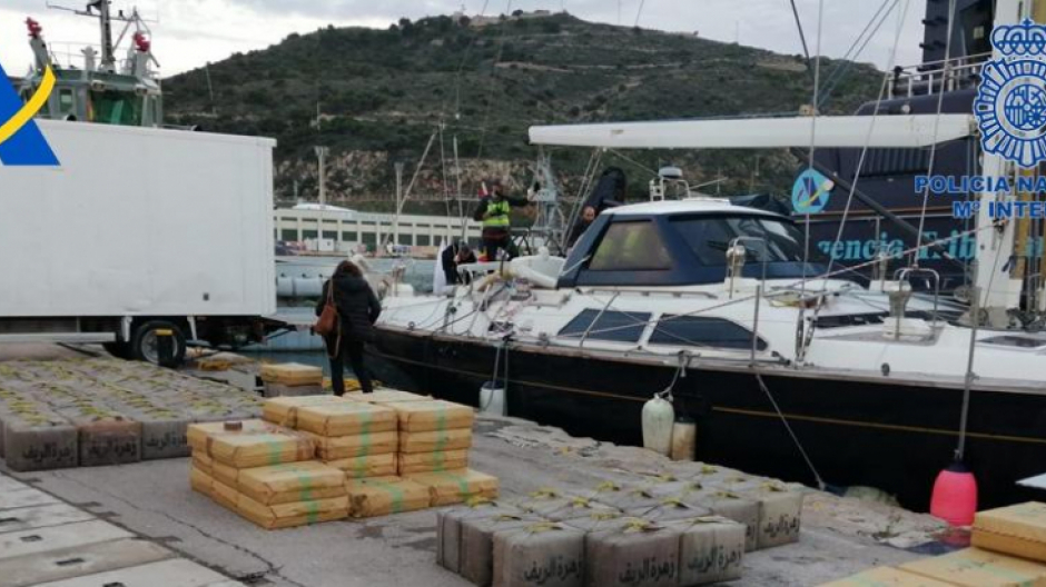 En la operación fueron detenidos los dos tripulantes de la embarcación, de nacionalidad búlgara.