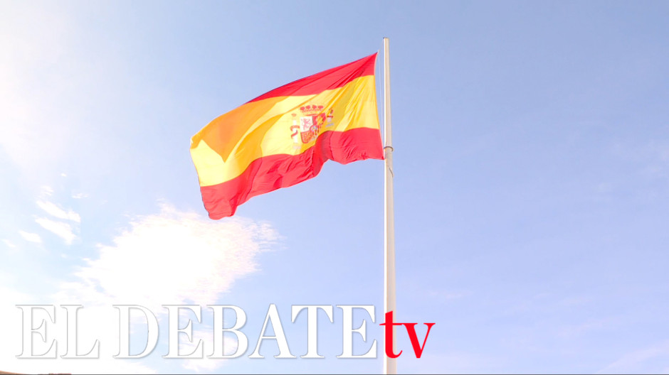 Así ha sido el izado de la bandera en Madrid por el Día de la Constitución