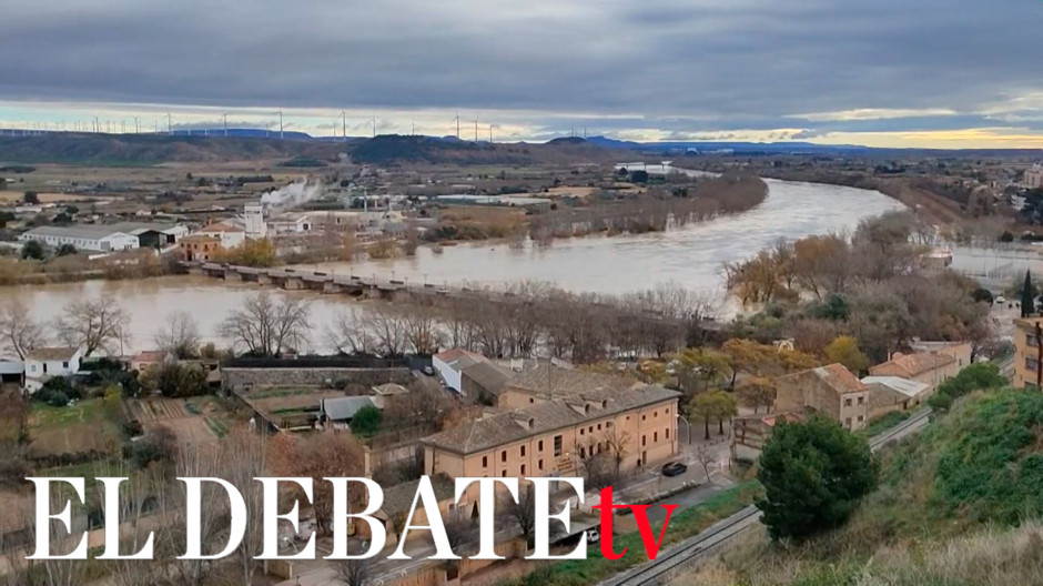 La crecida del Ebro comienza a provocar inundaciones en Tudela (Navarra)