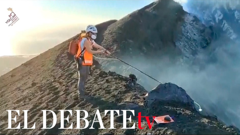 El retorno a sus casas de unas 1.000 personas desalojadas por el volcán, este lunes en La Palma