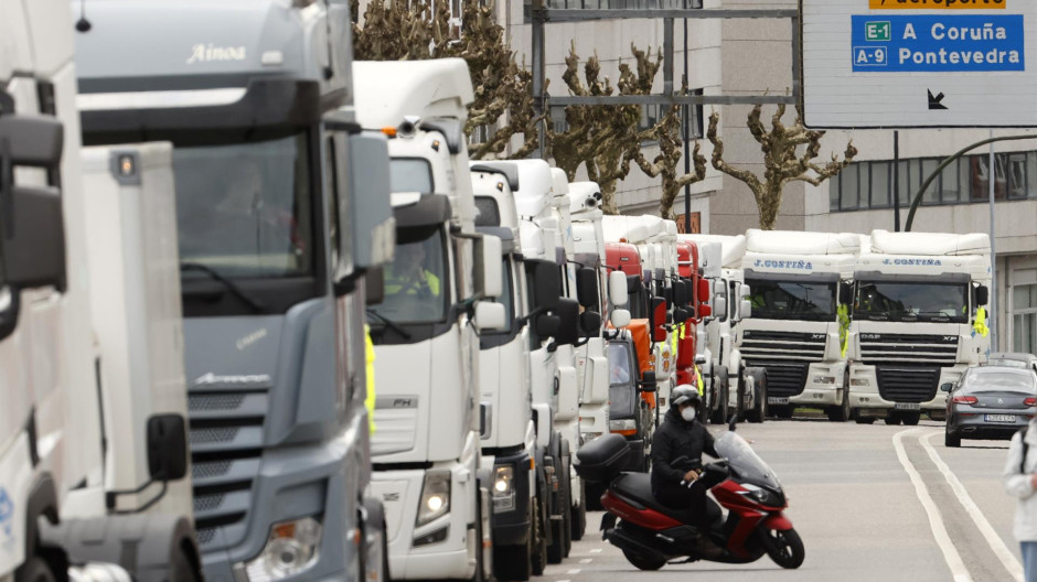 Transportistas gallegos protestan por el precio del combustible