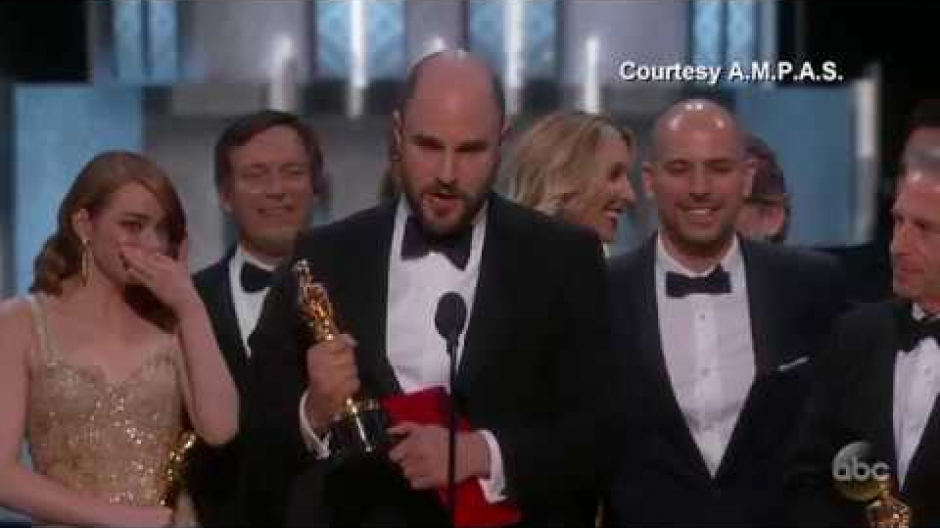 'Moonlight' or 'La La Land'? Best Picture Mix-up at Oscars