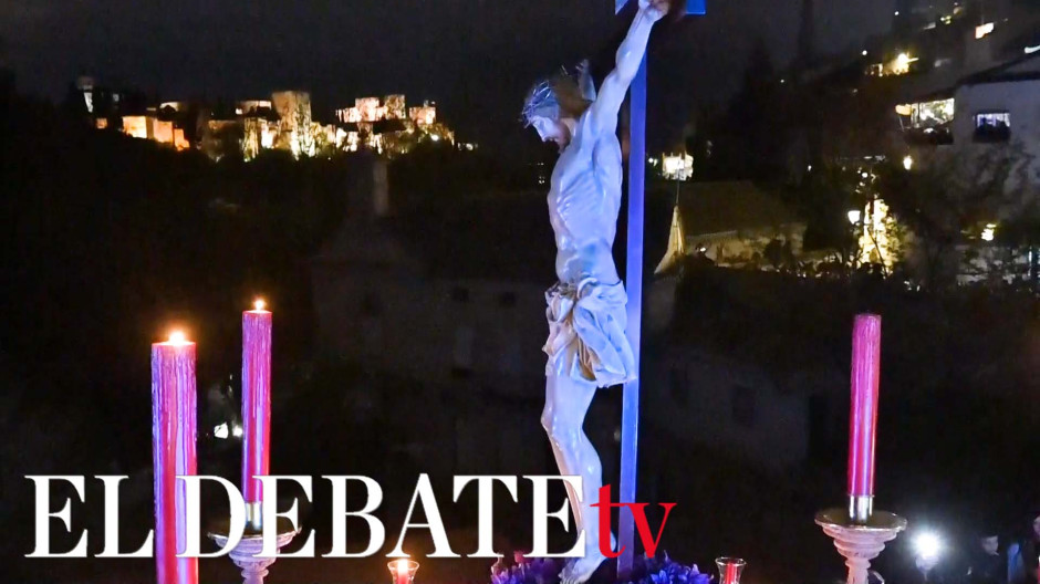 El Cristo de Gitanos se reencuentra con los fieles en Granada