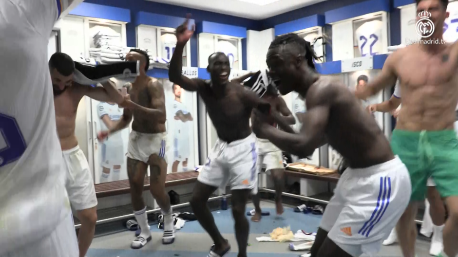 El baile de la victoria en el vestuario del Real Madrid