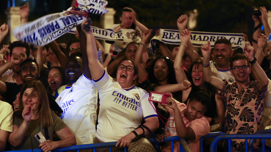 Euforia en Cibeles para celebrar la decimocuarta Champions del Real Madrid